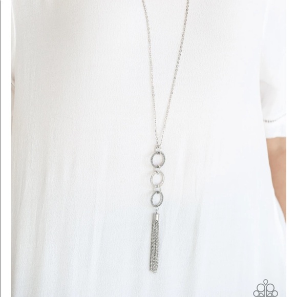 🆕 Diva in Diamonds Necklace & earrings - Picture 3 of 3